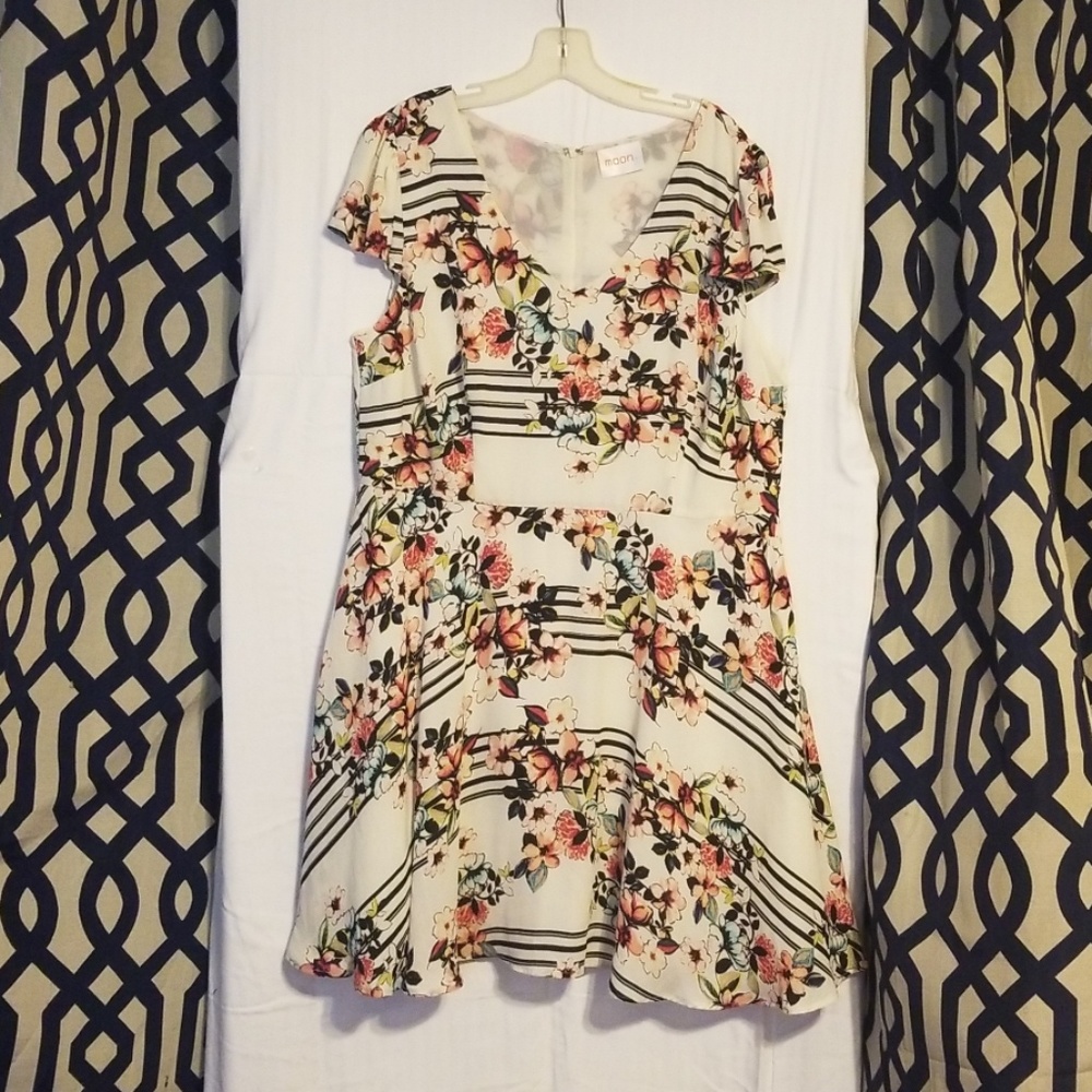 Moon 2 XL Fun Floral Dress with Tulle Pettycoat